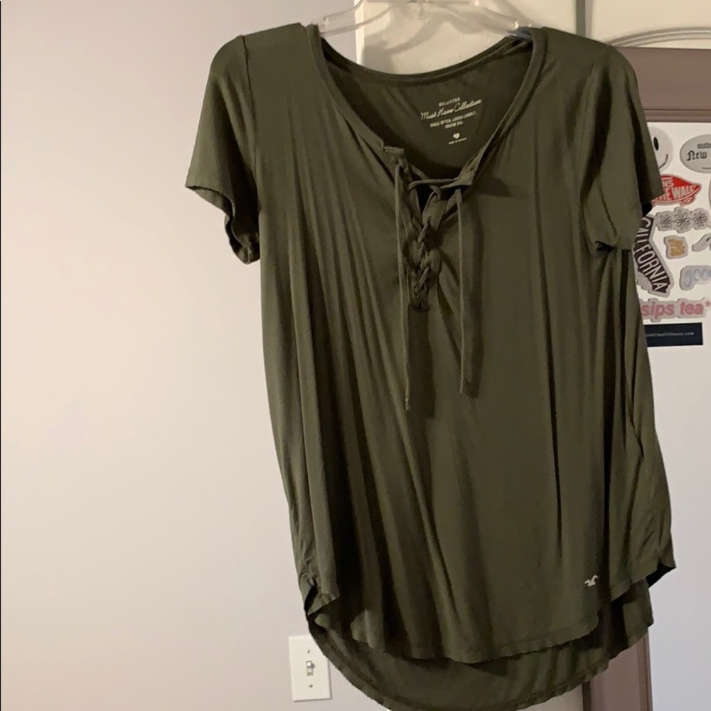 Hollister t-shirt